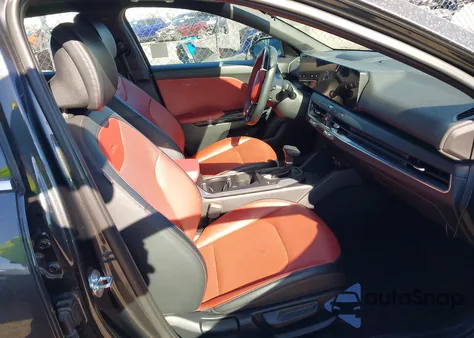 2025 Kia K4 Gt-Line z USA, uszkodzony, nr VIN 3KPFW4DE2SE145556